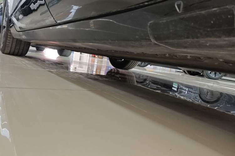 Used  07 2024 Ultra All-Electric Four-Wheel Drive
