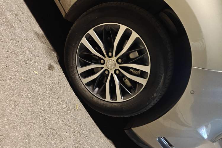 Used Buick GL8 2021 ES Land Cruiser 653T Luxury Edition