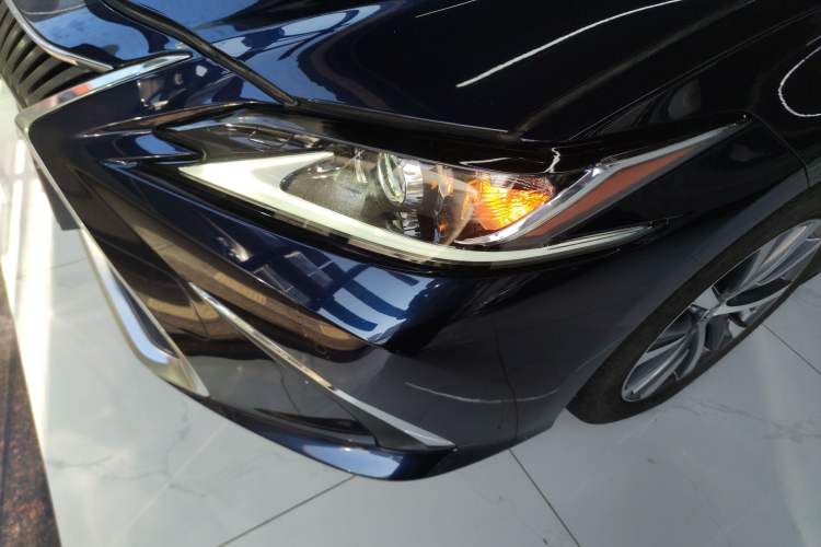 Used Lexus ES 2020 200 Excellence Edition
