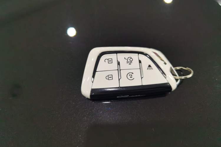 Used Cadillac XT4 2024 28T Two-Wheel-Drive Luxury Version
