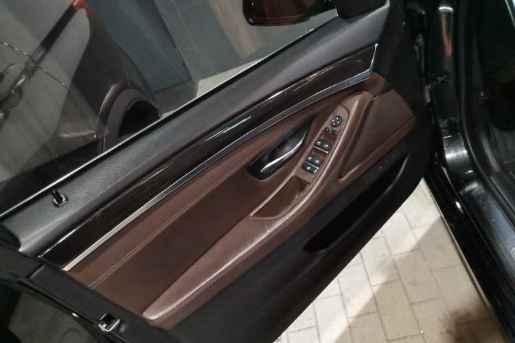 Used BMW 5 Series 2014 525Li Luxury Design Package
