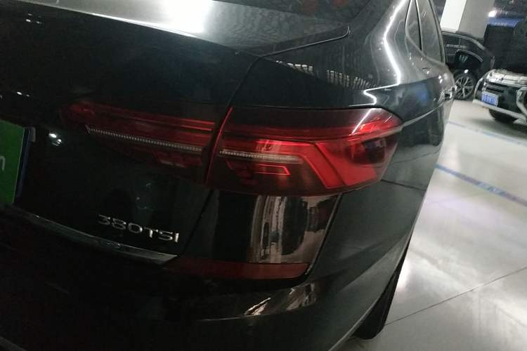 Used Volkswagen Passat 2019 380TSI Luxury Edition China VI Standard
