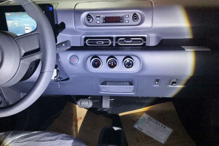 Used Wuling Zhiguang New Energy 2025 Model 305km Ambitious Edition
