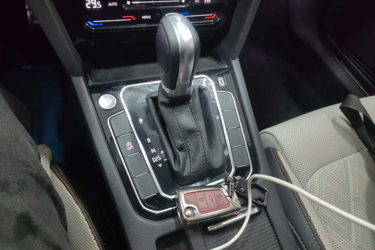 Used Volkswagen Magotan 2025 Zhongxiang Version 330TSI DSG Luxury Edition
