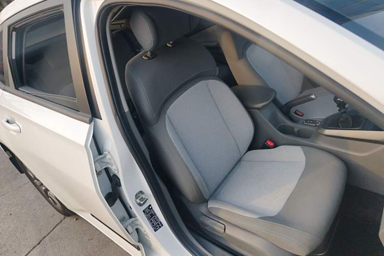 Used Baojun RC-5 2020 1.5L Manual Zhiyao Elite Edition
