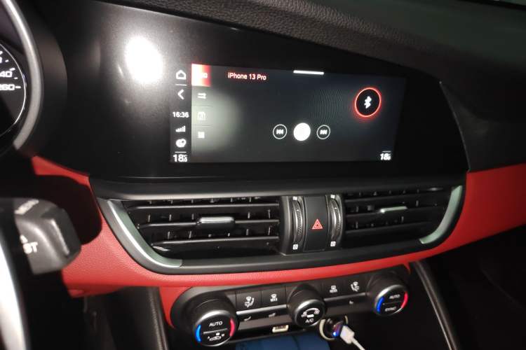 Used Alfa Romeo Giulia 2020 2.0T 280HP Track Edition Limited Release
