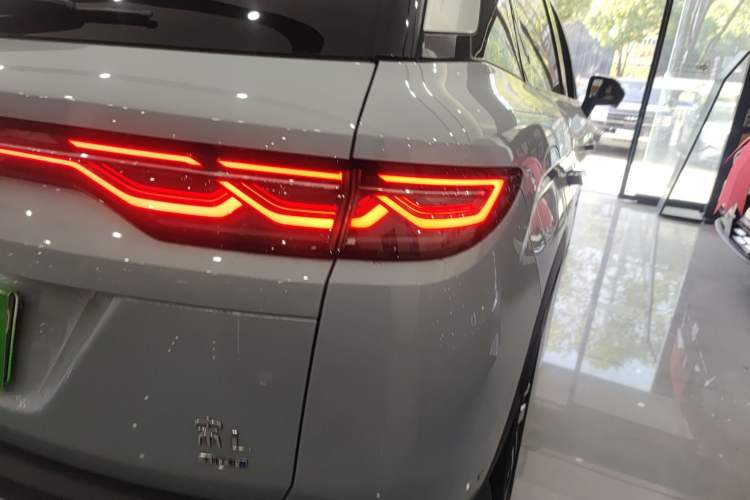 Used BYD Song L DM-i 2025 Intelligent Driving Version 112 km Beyond-Range Type
