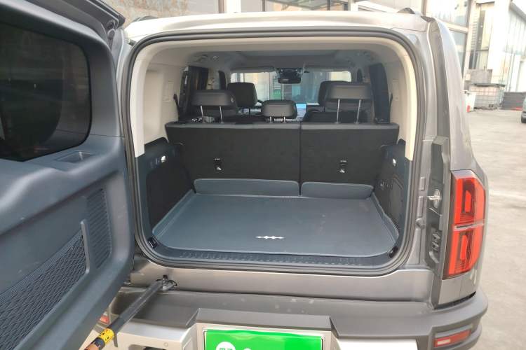 Used  Leopard 5 2023 Explore Edition
