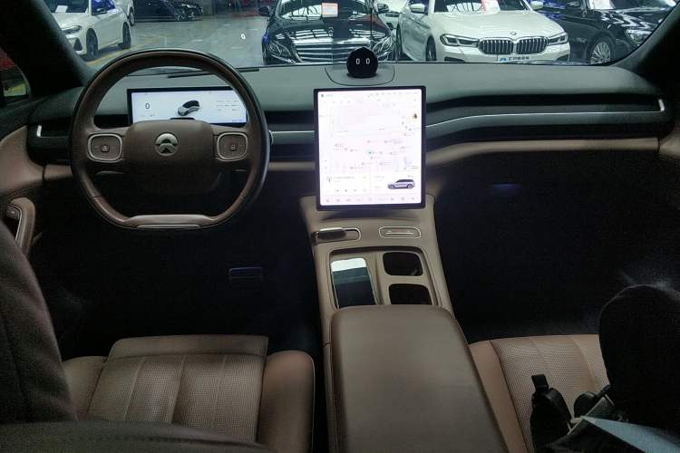 Used Nio ES8 2024 75 kWh Executive Edition