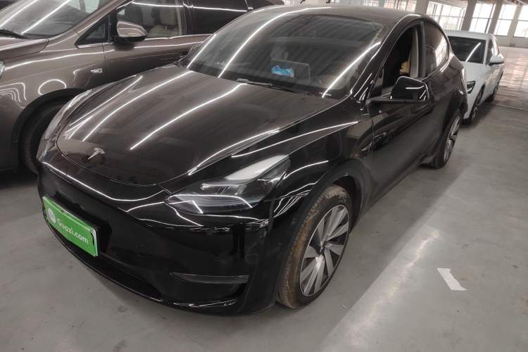 Used Tesla Model Y 2023 Long-Range All-Wheel-Drive Version