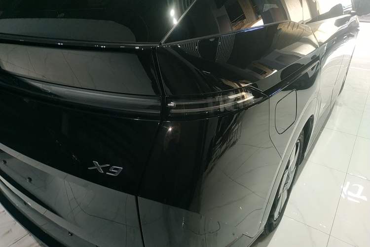 Used XPeng X9 2024 702 Ultra-Long Range Max
