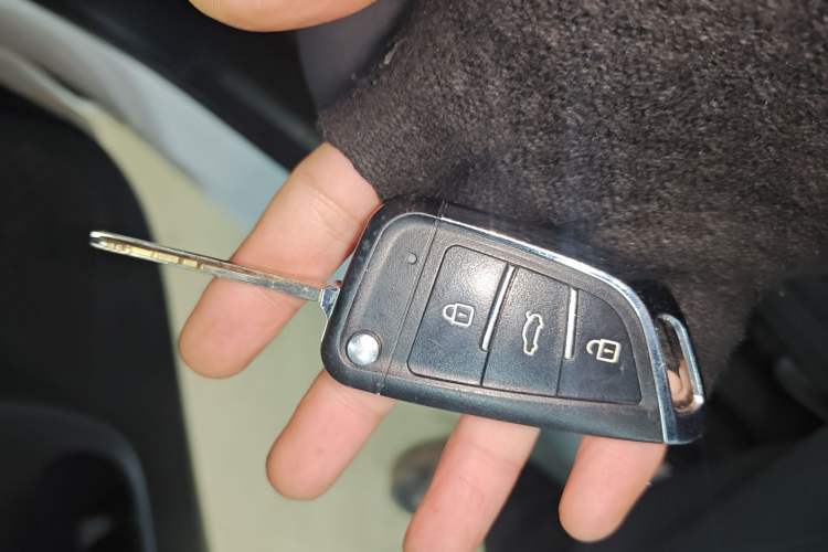 Used Toyota YARiS L 2015 1.5E Automatic Charm Edition