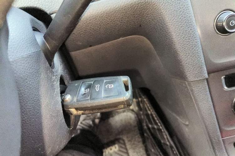 Used Volkswagen Golf 2016 1.6L Automatic Fashion Model
