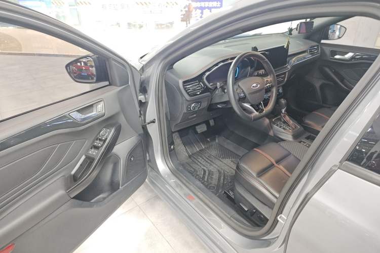 Used Ford Focus 2022 Hatchback EcoBoost 180 Automatic ST Line