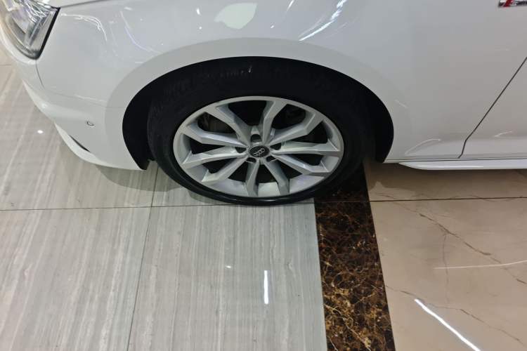 Used Audi A4L 2019 40 TFSI Fashion Version China V
