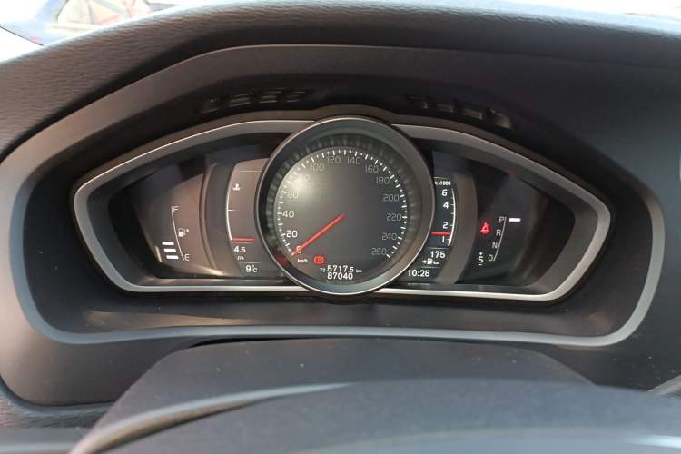 Used Volvo V40 2017 T3 Zhiyi Edition