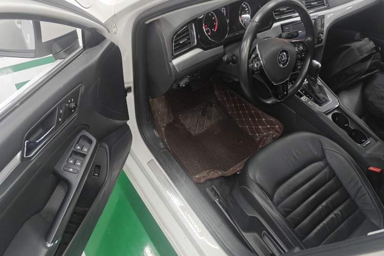 Used Volkswagen Lamando 2017 280TSI DSG Comfort Edition
