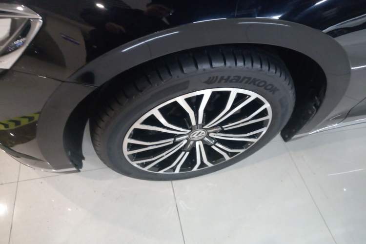 Used Volkswagen Phideon 2019 380TSI Two-Wheel Drive Business Edition China VI Standard
