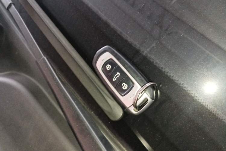 Used Geely Auto Vision 2019 Upgraded Model 1.5L CVT Luxury Version China VI Standard
