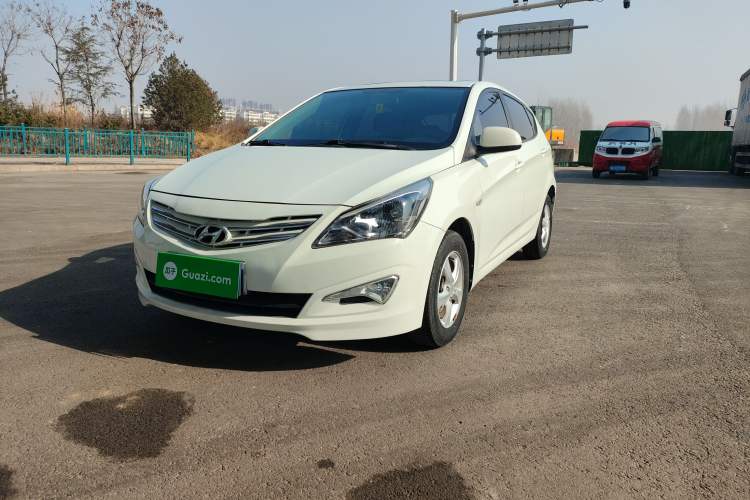 Used Hyundai Verna Ray 2016 1.4L Automatic Leading-Edge GLX