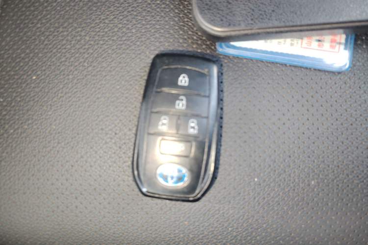 Used Toyota Sienna 2021 2.5L Hybrid Ultimate Edition