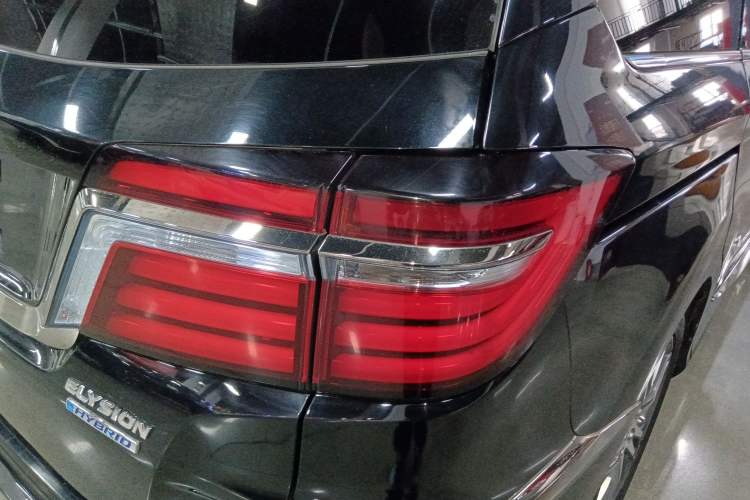 Used Honda Elysion 2019 2.0L Hybrid Luxury Edition