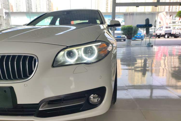 Used BMW 5 Series 2014 520Li Elegant Model
