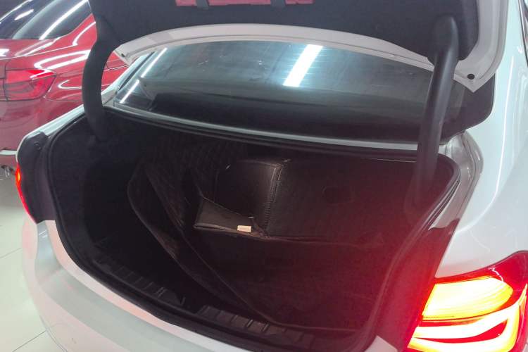 Used BMW 3 Series 2016 320Li Ambition Model