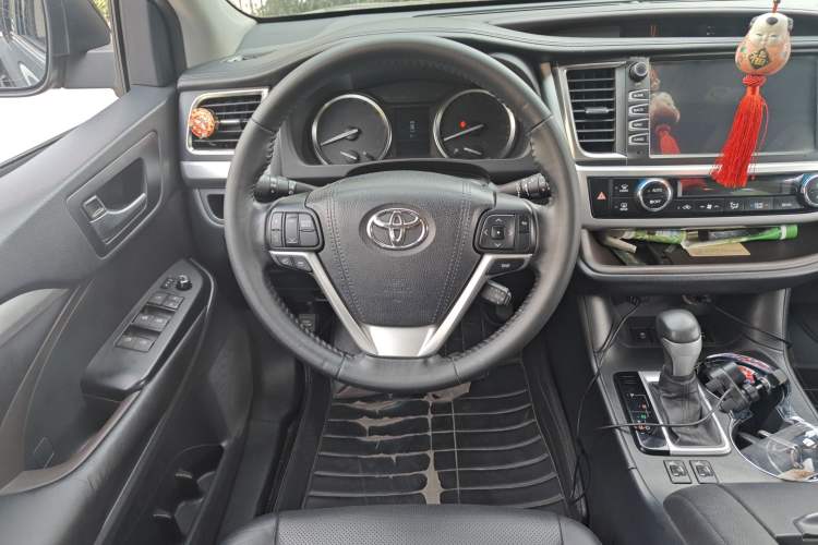 Used Toyota Highlander 2015 2.0T Four-Wheel Drive Luxury Edition 7-Seater
