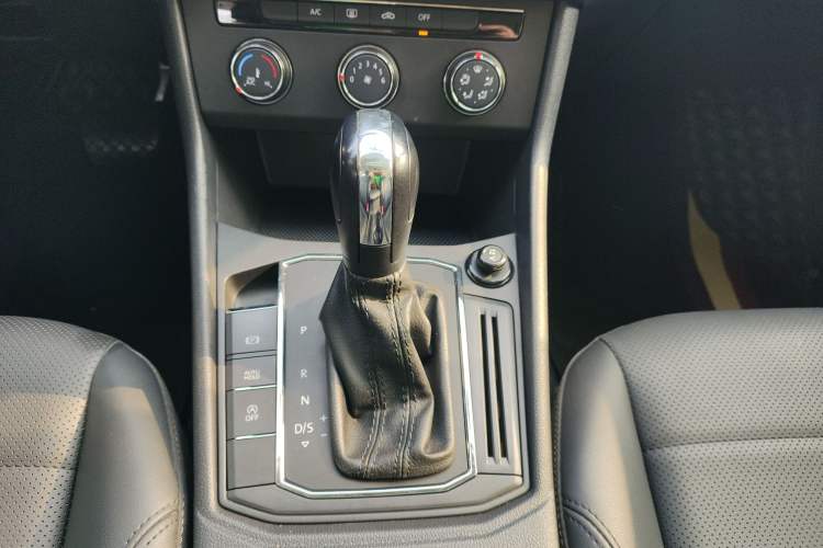 Used Volkswagen Lavida 2021 1.5L Automatic Comfort Edition
