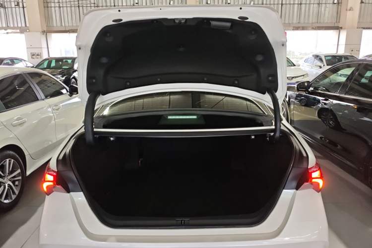 Used Toyota Avalon 2021 2.5L Luxury Edition
