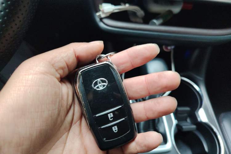 Used Toyota Highlander 2018 2.0T Four-Wheel Drive Luxury Version 7 Seats China VI Standard
