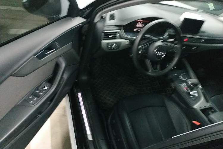 Used Audi A4L 2019 40 TFSI Ambition China VI
