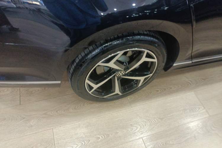 Used Volkswagen Magotan 2023 2 Million Units Limited Edition 330TSI DSG Leading Version
