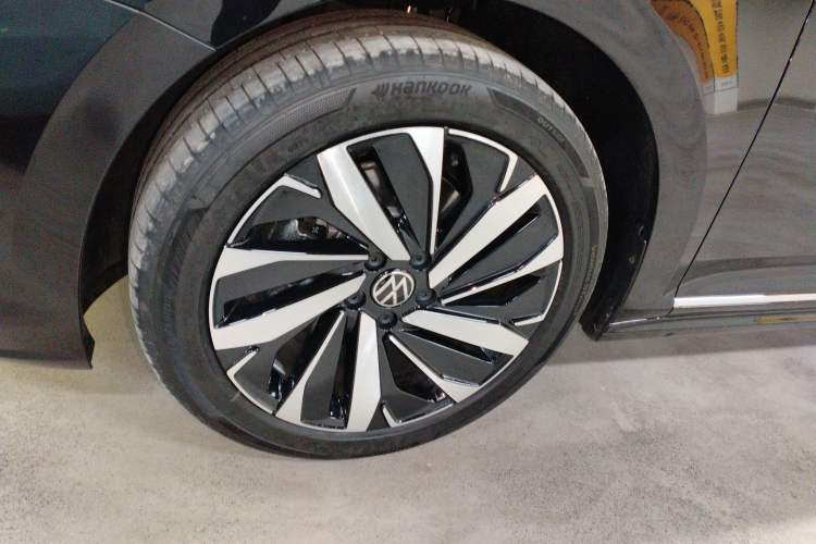 Used Volkswagen Passat 2025 Premium Version 380TSI Dragon Edition
