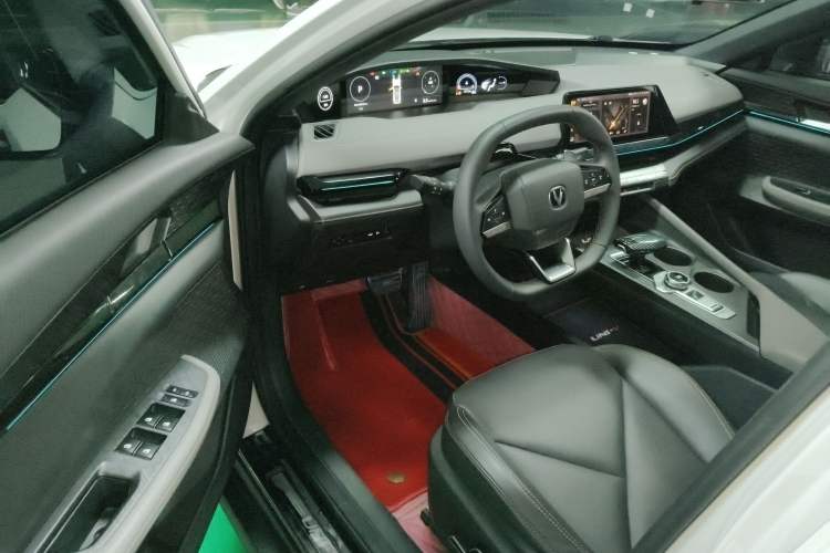 Used Changan UNI-V 2022 1.5T Prestige Version
