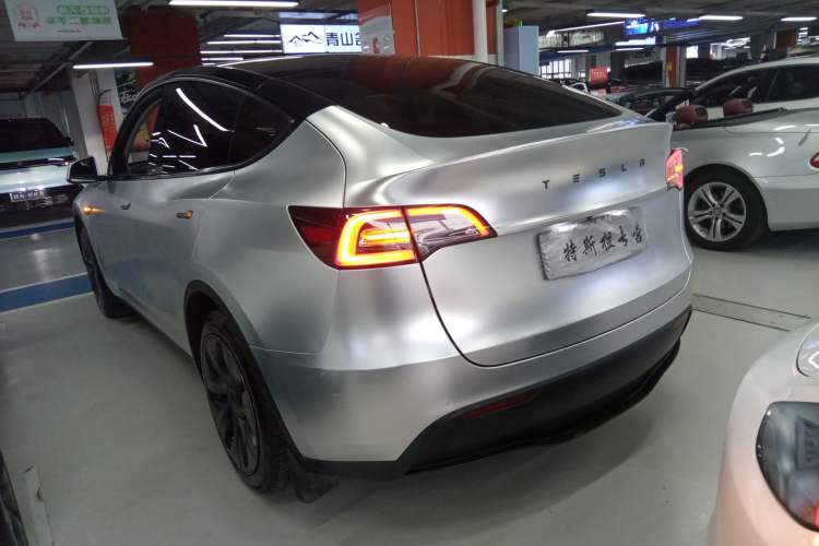 Used Tesla Model Y 2023 Rear-Wheel-Drive Version
