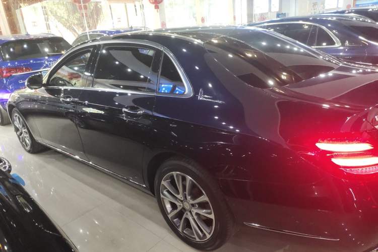 Used Mercedes-Benz E-Class 2016 E 300 L Stylish Model
