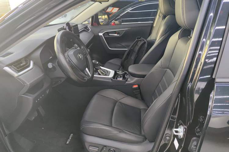 Used Toyota Wildlander 2023 2.0L CVT Two-Wheel Drive Luxury PLUS Edition