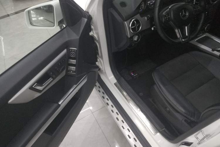 Used Mercedes-Benz GLK-Class 2015 GLK 300 4MATIC Fashion Edition Ultimate Version