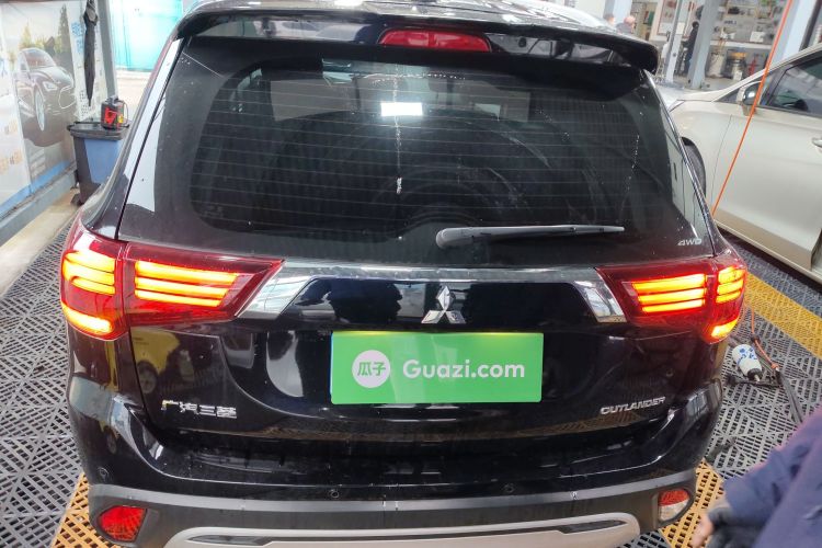 Used Mitsubishi Outlander 2019 2.4L 4x4 Zhi Xiang Edition 5 Seats China VI Standard
