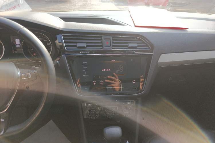 Used Volkswagen Tiguan L 2019 Revised 330TSI Automatic Two-Wheel Drive Smart & Luxury Edition China VI Standard