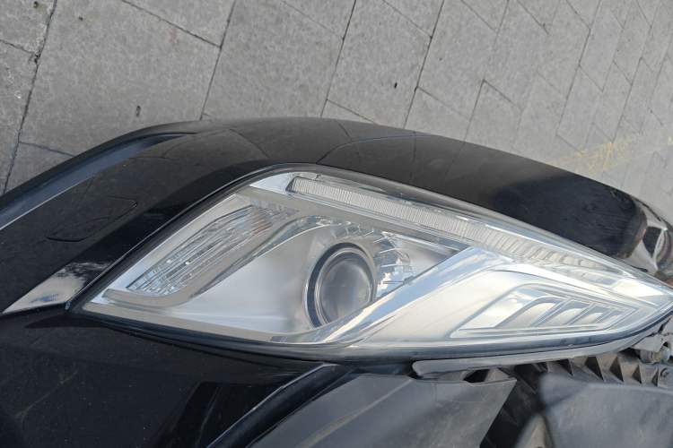 Used Cadillac XTS 2014 28T Comfort Version
