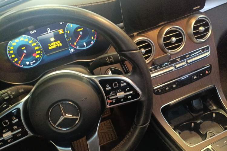 Used Mercedes-Benz GLC 2020 Facelift GLC 300 L 4MATIC Dynamic Edition
