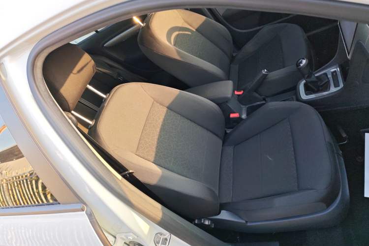 Used Volkswagen Lavida 2013 Revised Classic 1.6L Manual Fashion Edition
