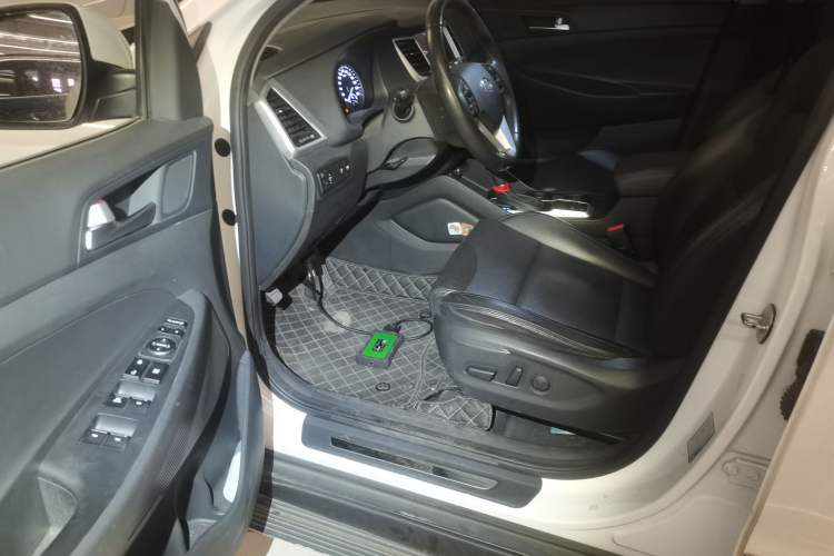 Used Hyundai Tucson 2015 1.6T Dual-Clutch Two-Wheel-Drive Leading Model