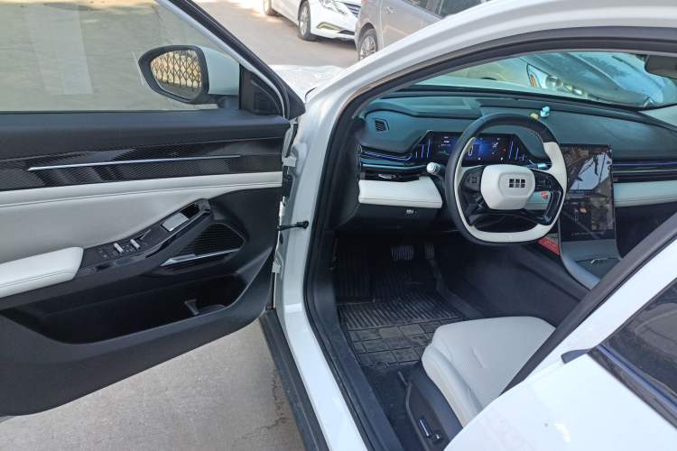 Used  L6 2023 125km Starship