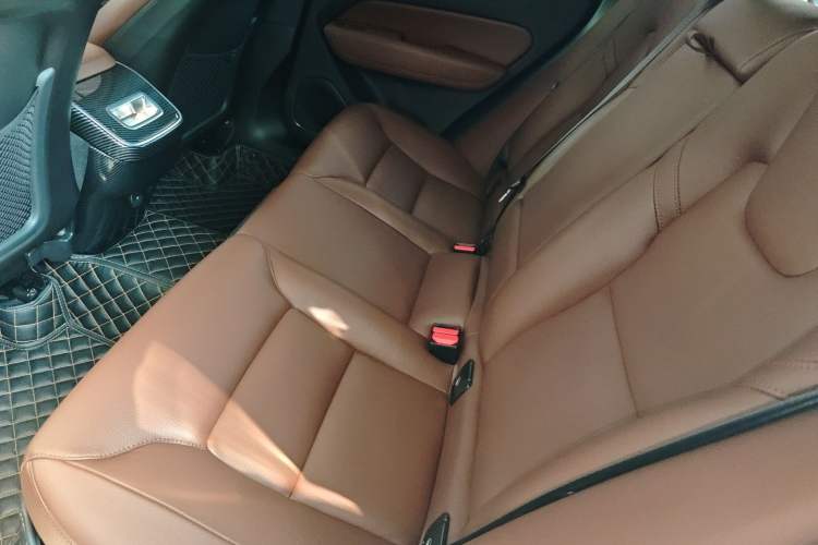 Used Volvo XC60 2023 B5 4x4 Smart Luxury Edition