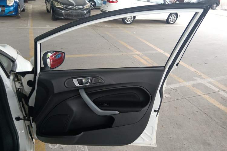 Used Ford Fiesta 2013 Hatchback 1.5L Automatic Fashion Edition
