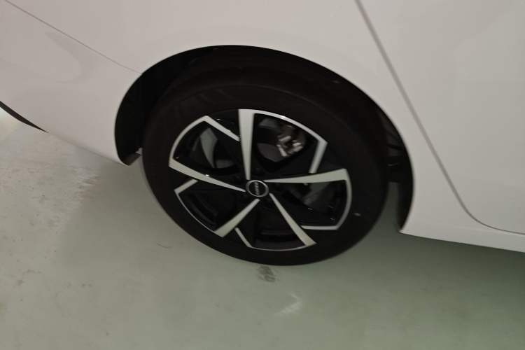 Used Roewe i5 2023 1.5L CVT Luxury Edition
